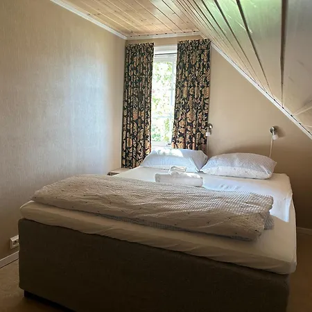 Cozy House By The Sea Semesterbostad *