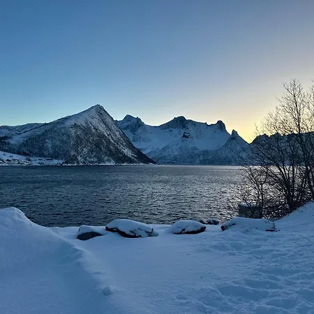 Cozy House By The Sea 度假居 *